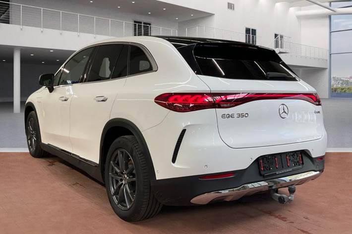 Hvid Mercedes EQE350 SUV fra 2025