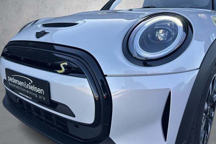 Grå Mini Cooper fra 2021