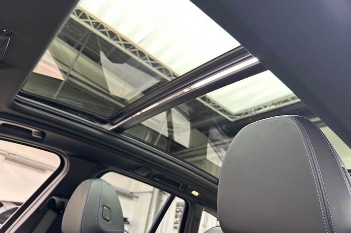 Grå BMW iX3 fra 2021