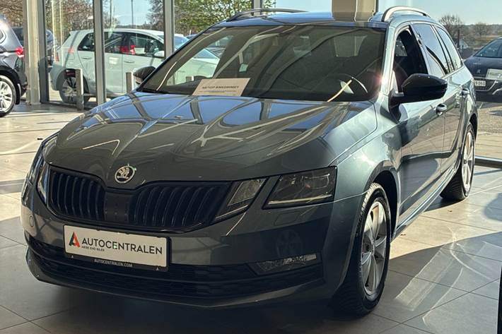 Grå Skoda Octavia fra 2020