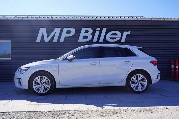 Hvid Audi A3 fra 2021