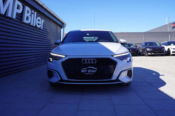 Hvid Audi A3 fra 2021
