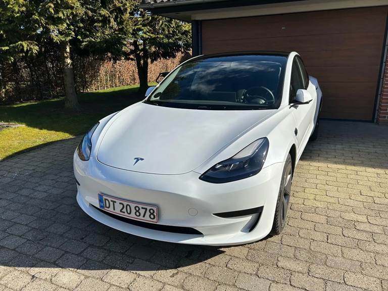 Tesla Model 3 RWD