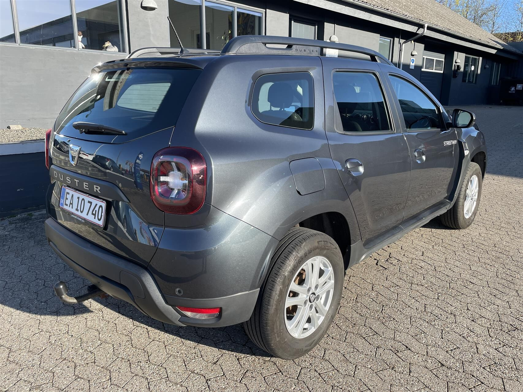 Sort Dacia Duster fra 2020