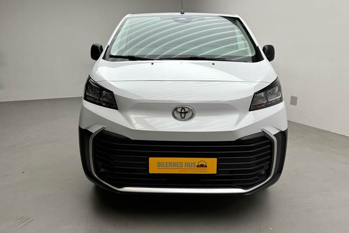 Hvid Toyota Proace Electric fra 2026