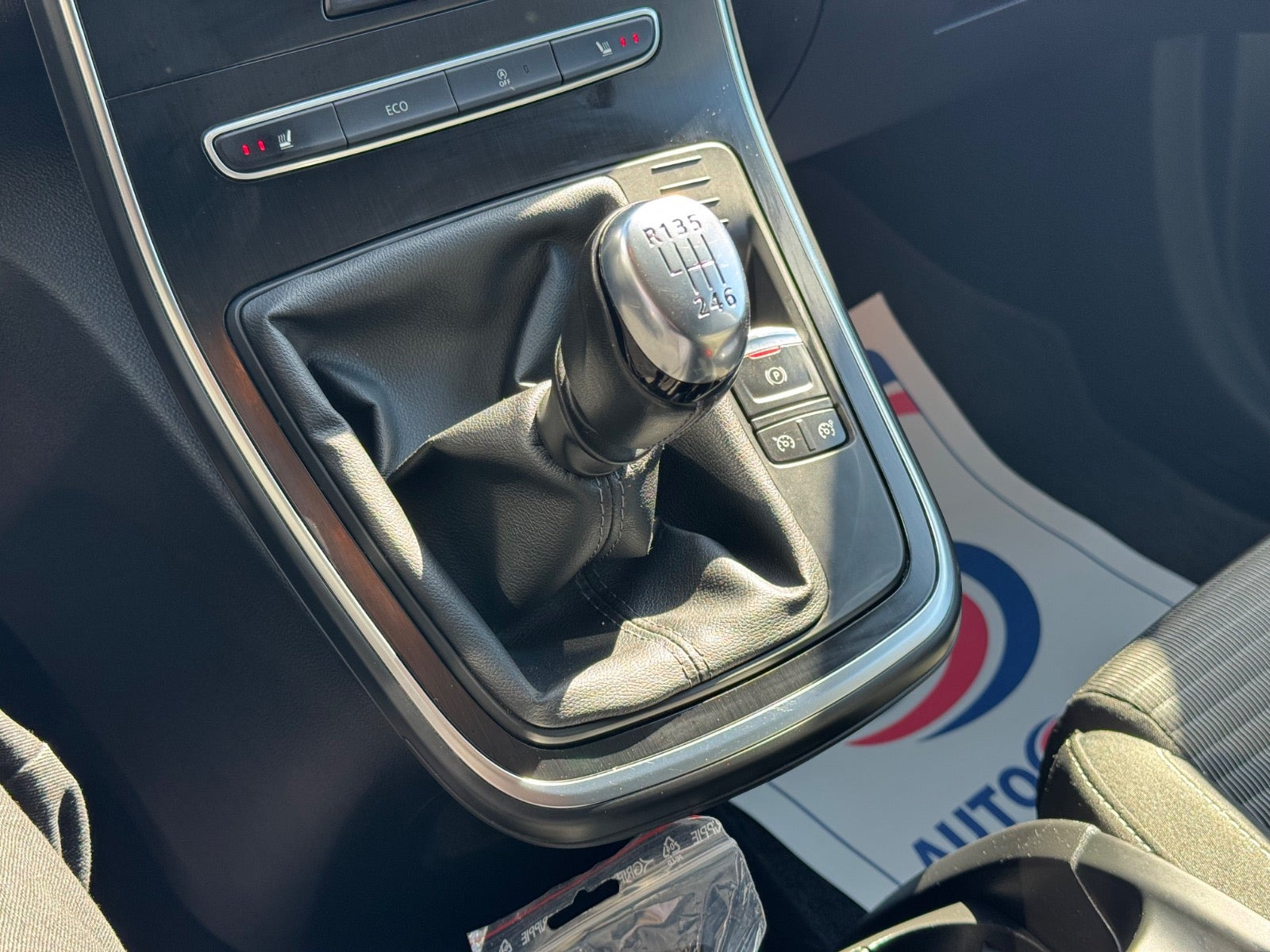 Grå Renault Grand Scenic IV fra 2018