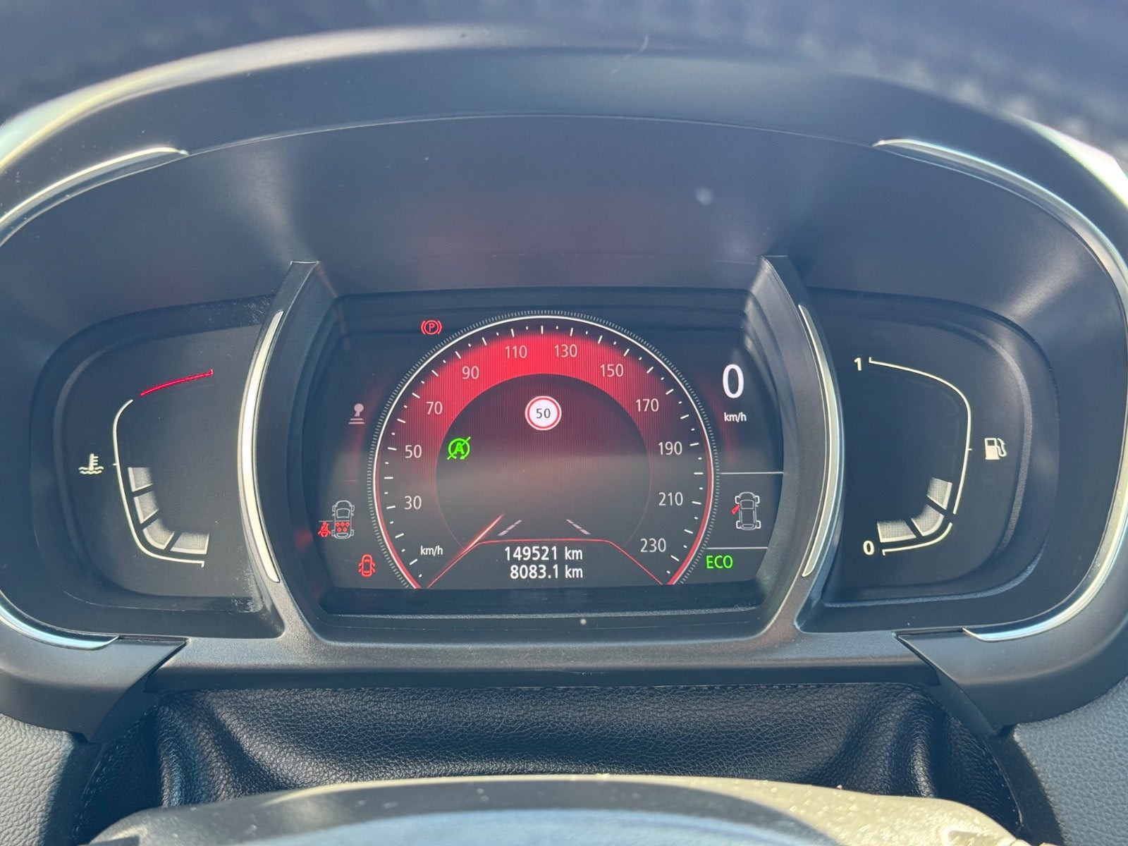 Grå Renault Grand Scenic IV fra 2018