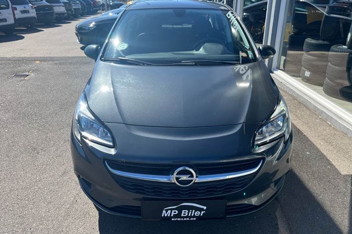 Grå Opel Corsa fra 2017
