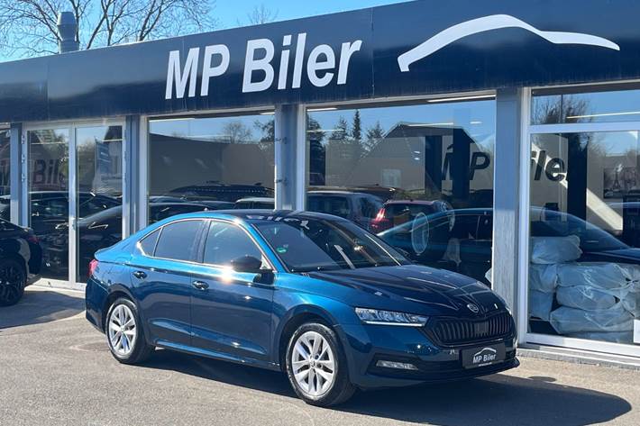 Blå Skoda Octavia fra 2021