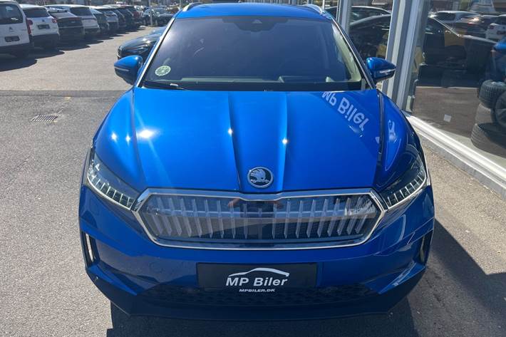 Blå Skoda Enyaq fra 2023