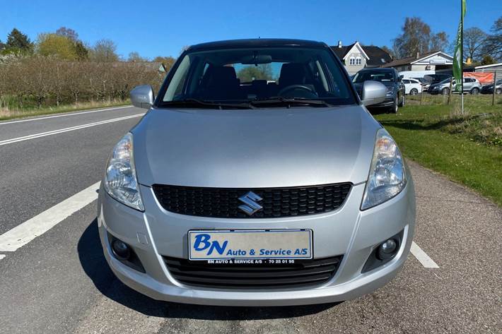 Sølv Suzuki Swift fra 2013