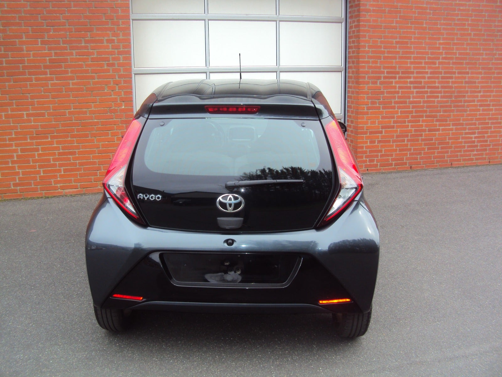 Grå Toyota Aygo fra 2019