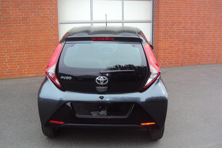 Grå Toyota Aygo fra 2019