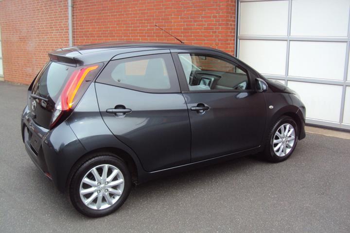 Grå Toyota Aygo fra 2019