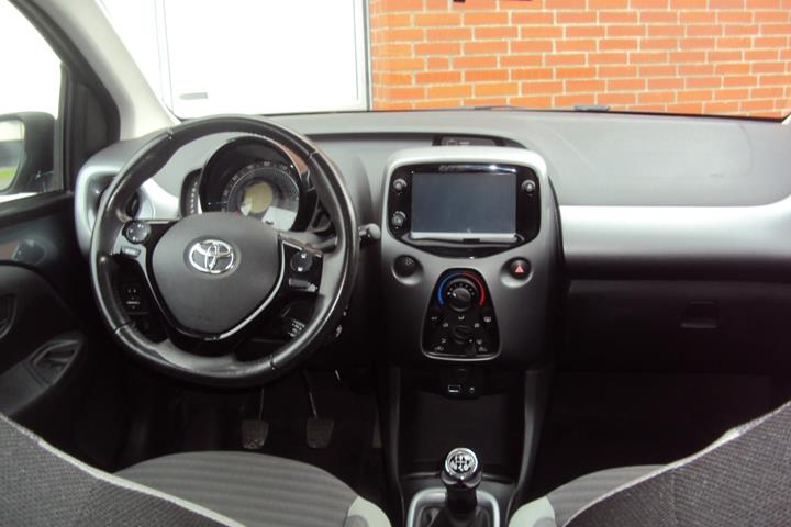 Grå Toyota Aygo fra 2019