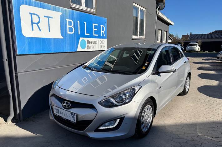 Hvid Hyundai i30 fra 2014