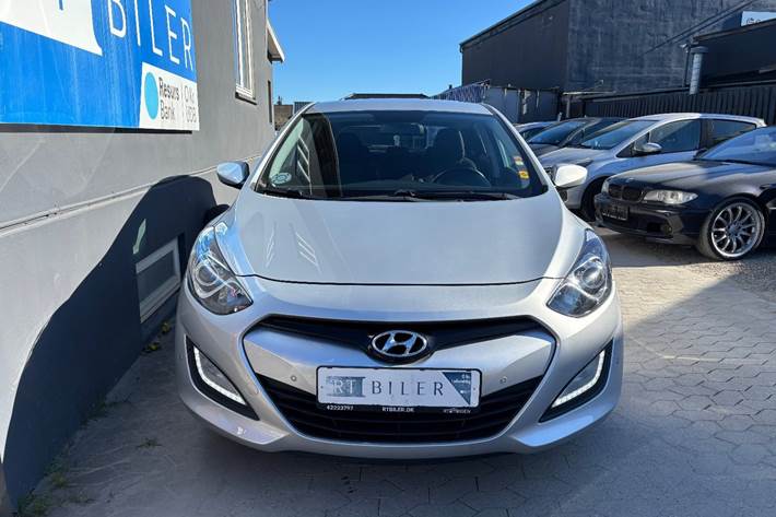 Hvid Hyundai i30 fra 2014