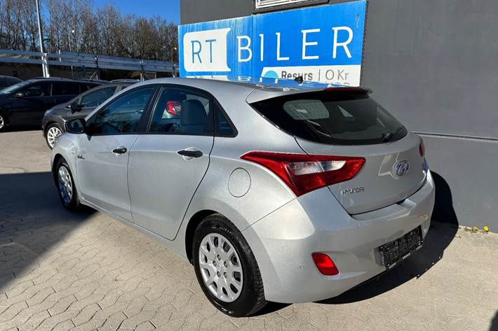 Hvid Hyundai i30 fra 2014