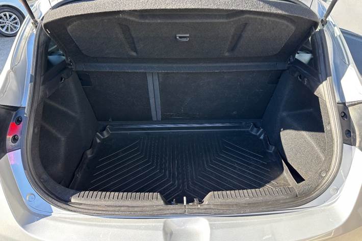 Hvid Hyundai i30 fra 2014