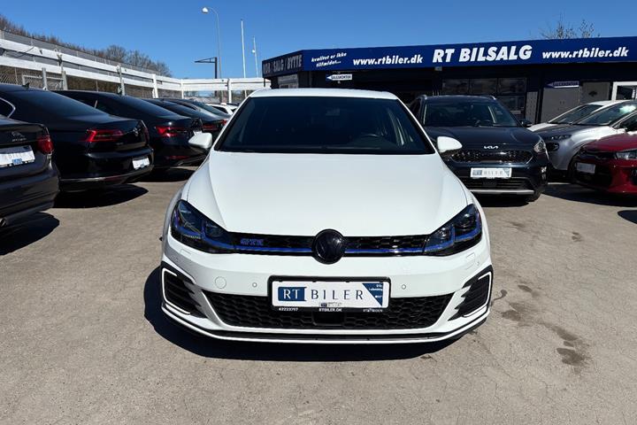 Hvid VW Golf VII fra 2018