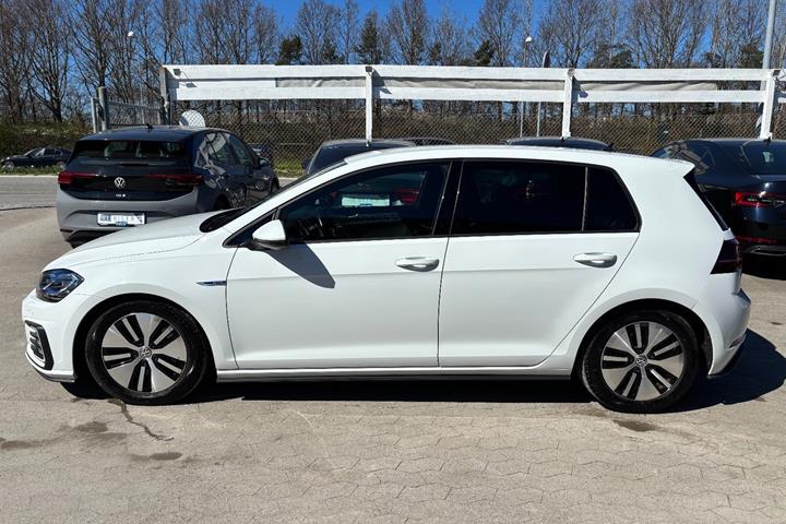 Hvid VW Golf VII fra 2018