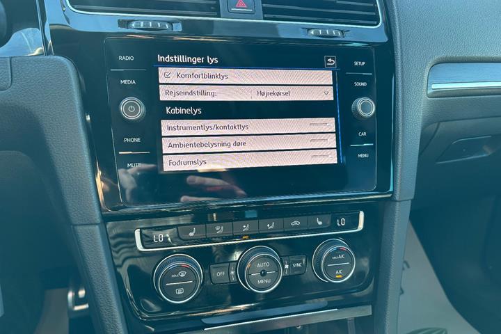 Hvid VW Golf VII fra 2018