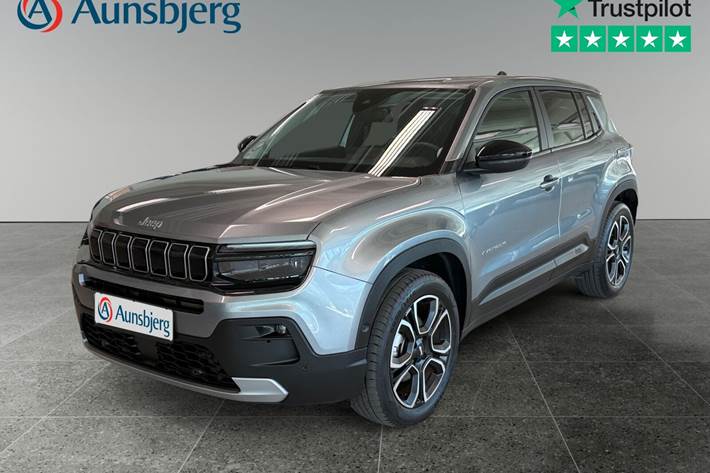 Grå Jeep Avenger fra 2025 set udefra