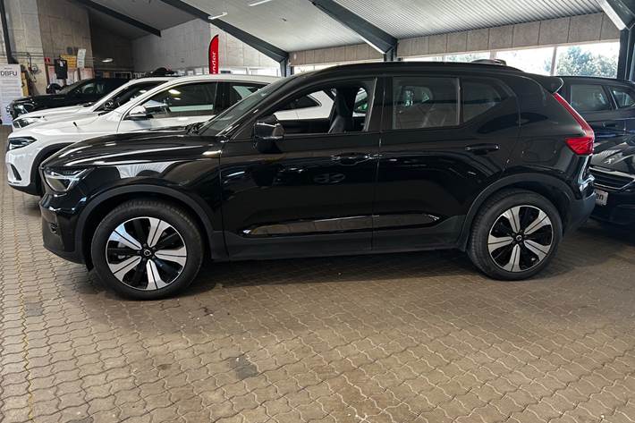 Sort Volvo XC40 fra 2023