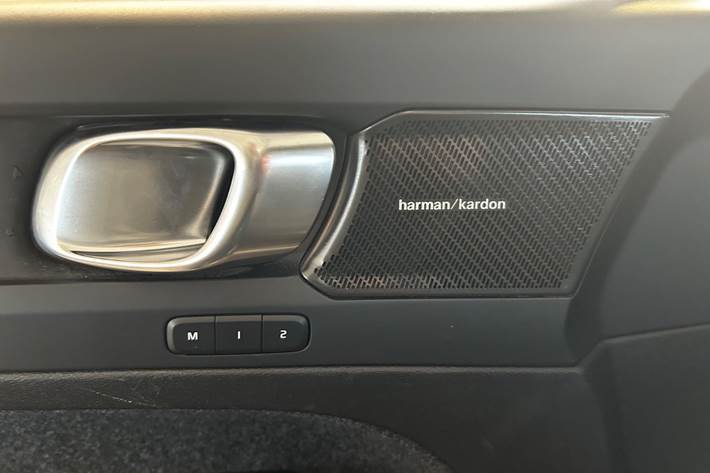 Sort Volvo XC40 fra 2023