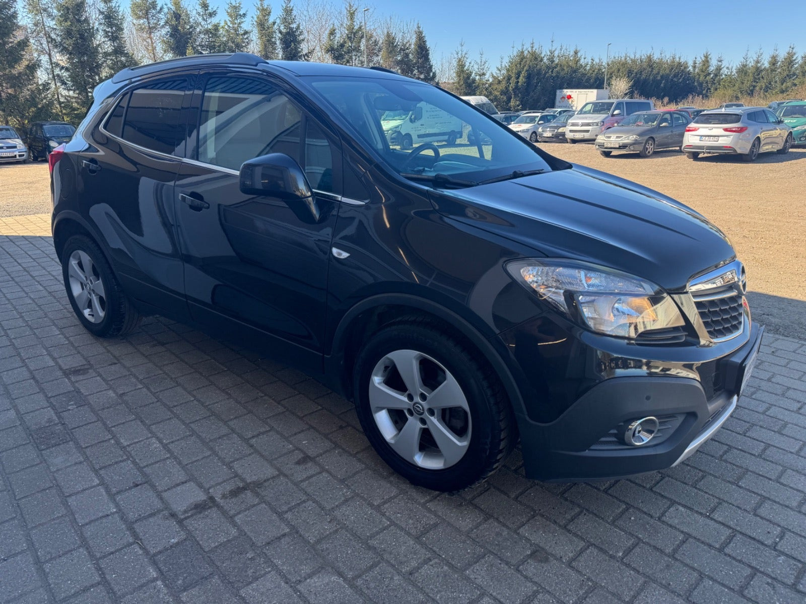 Sort Opel Mokka fra 2016