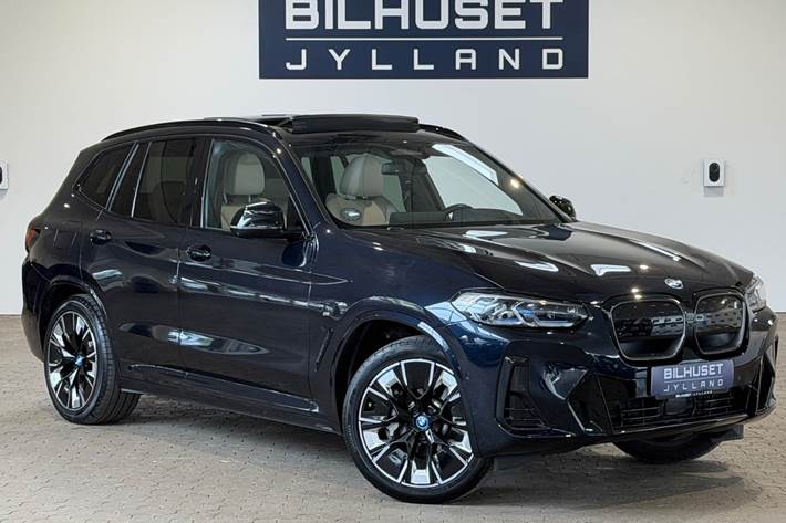Blå BMW iX3 fra 2023