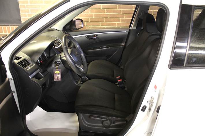 Hvid Suzuki Swift fra 2011