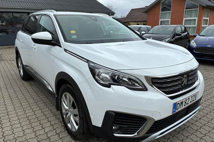 Hvid Peugeot 5008 fra 2019