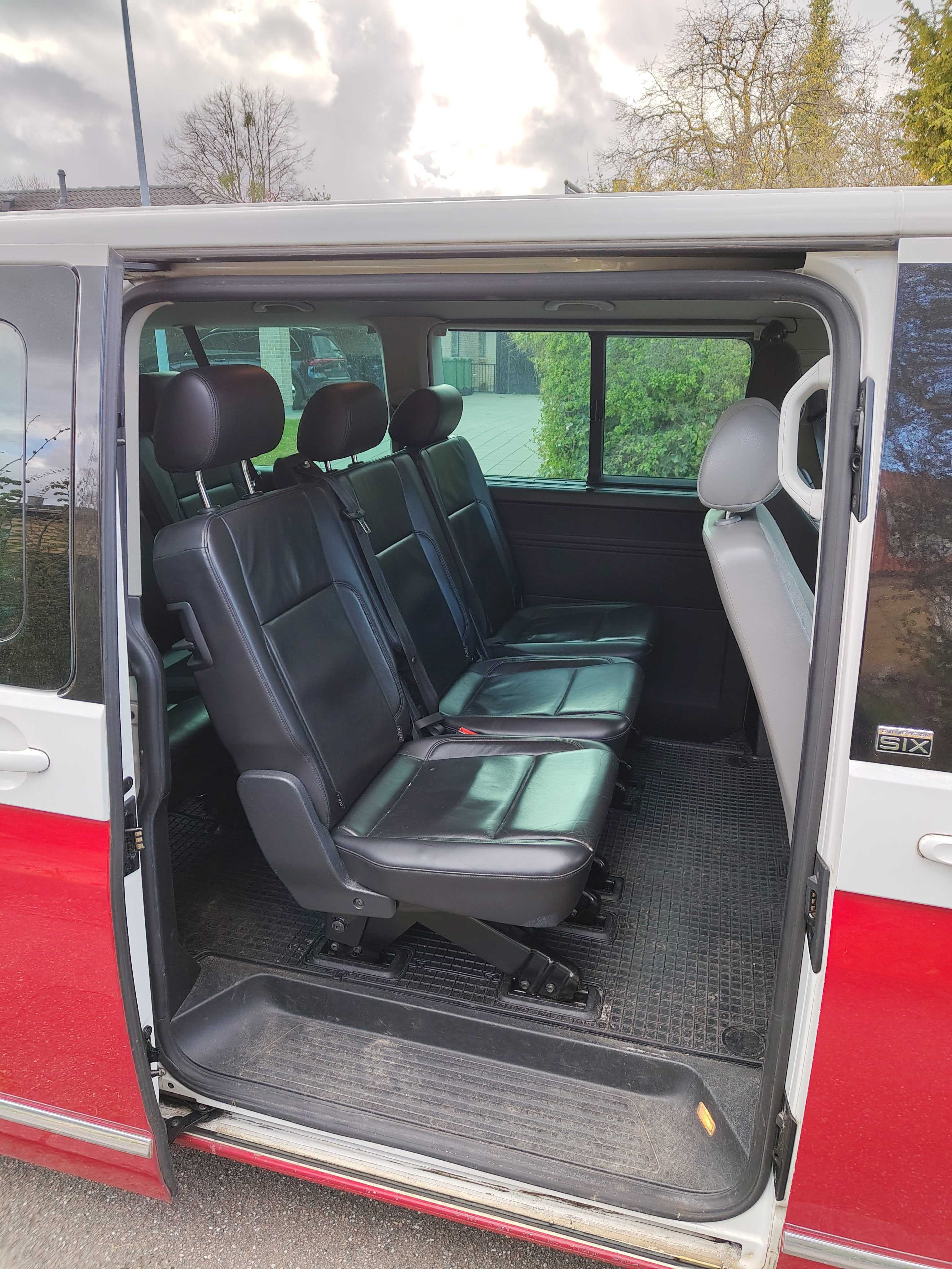 Hvid VW Caravelle fra 2016