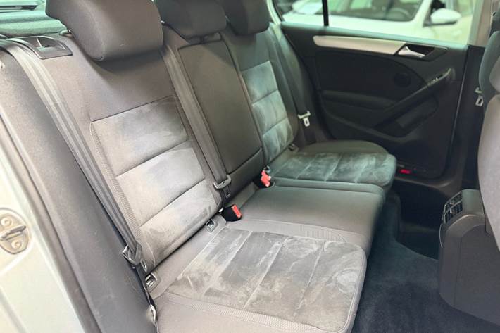 Sølv VW Golf VI fra 2012