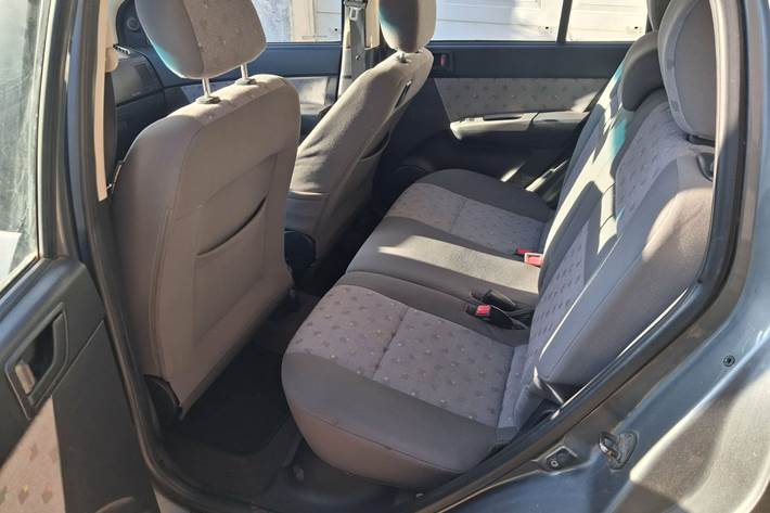 Grå Hyundai Getz fra 2004