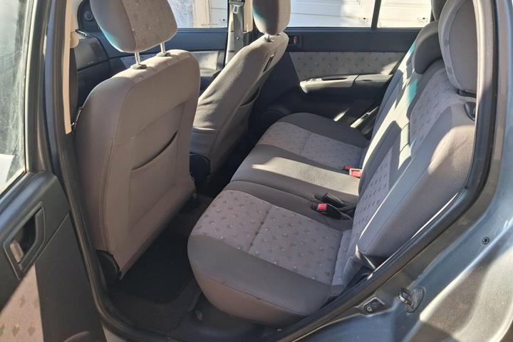 Grå Hyundai Getz fra 2004