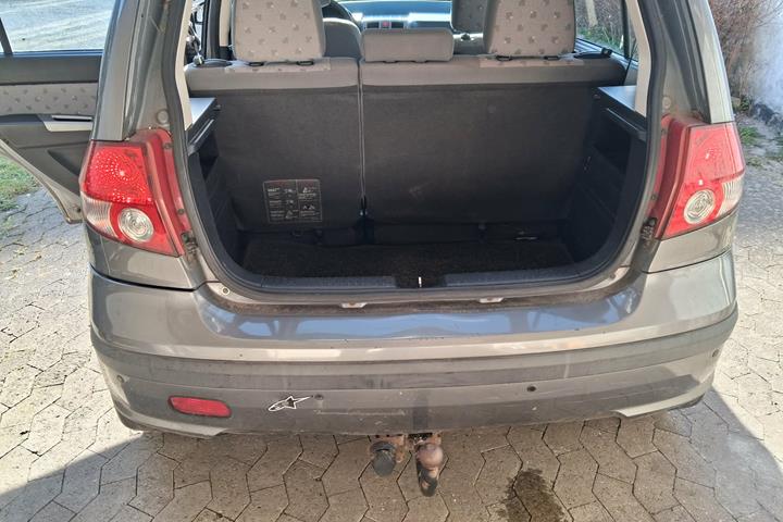 Grå Hyundai Getz fra 2004