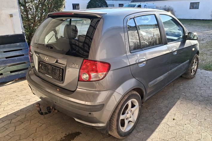 Grå Hyundai Getz fra 2004