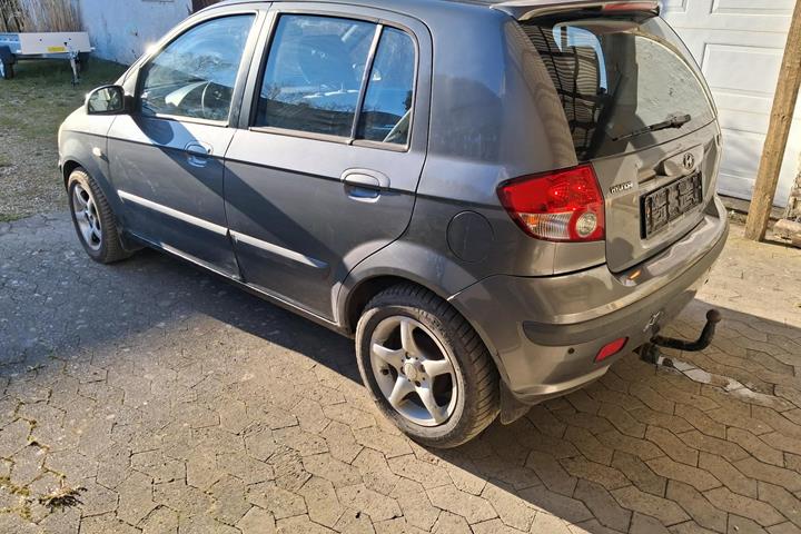 Grå Hyundai Getz fra 2004