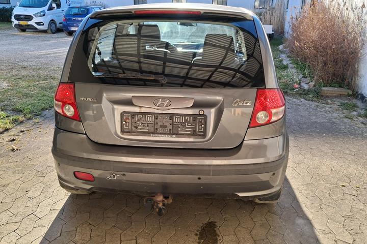 Grå Hyundai Getz fra 2004