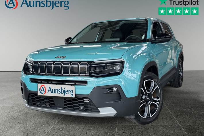 Blå Jeep Avenger fra 2024 set udefra