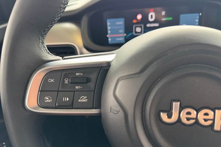 Blå Jeep Avenger fra 2024