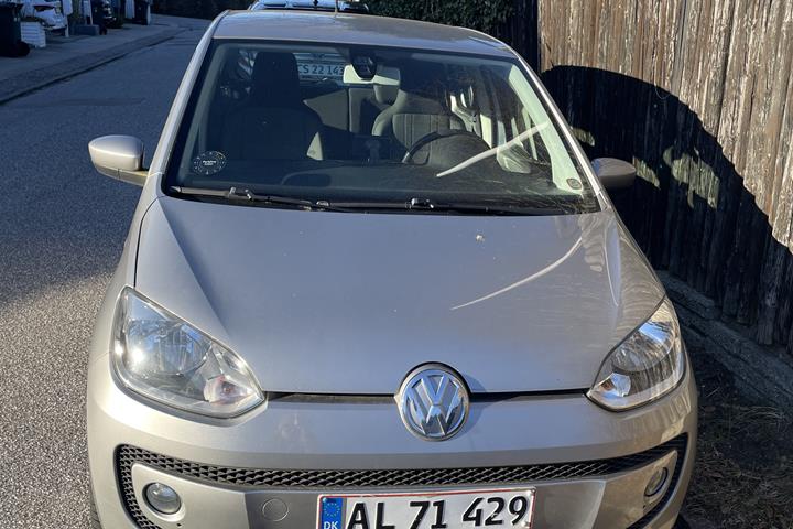 Grå VW UP! fra 2014