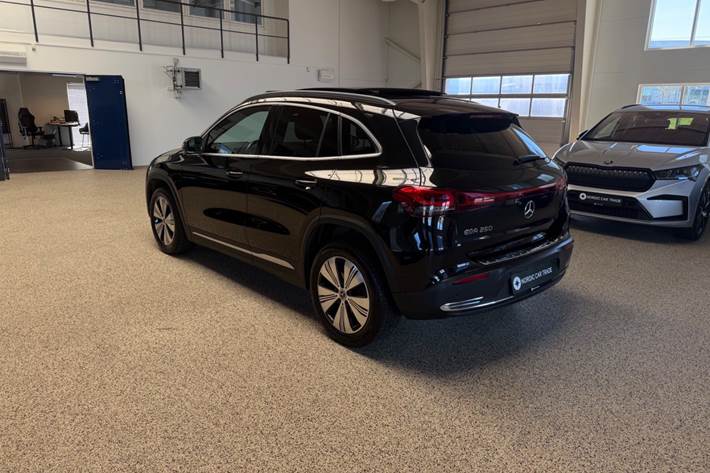 Sort Mercedes EQA250 fra 2022