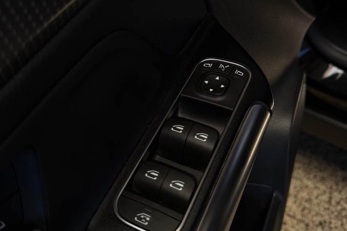 Sort Mercedes EQA250 fra 2022