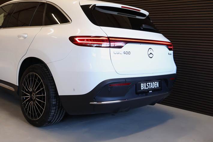 Hvid Mercedes EQC400 fra 2021