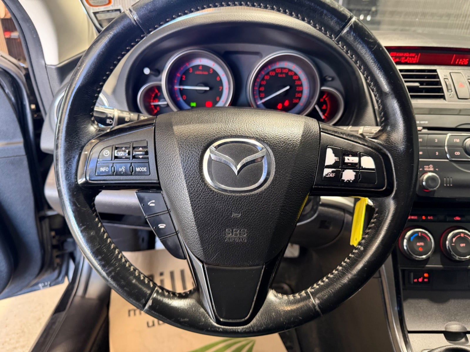Sort Mazda 6 fra 2010