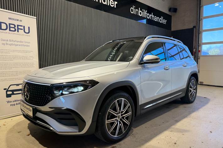 Sølv Mercedes EQB300 fra 2024