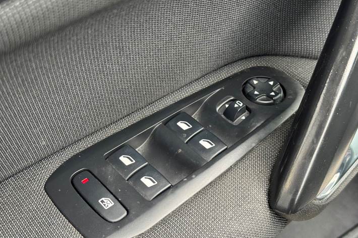 Sort Peugeot 308 fra 2018